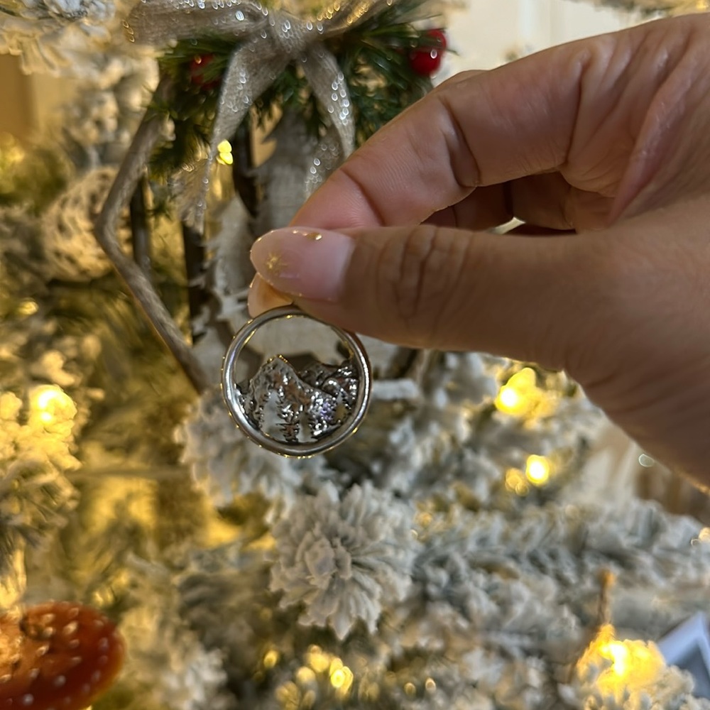 Mountain pendant